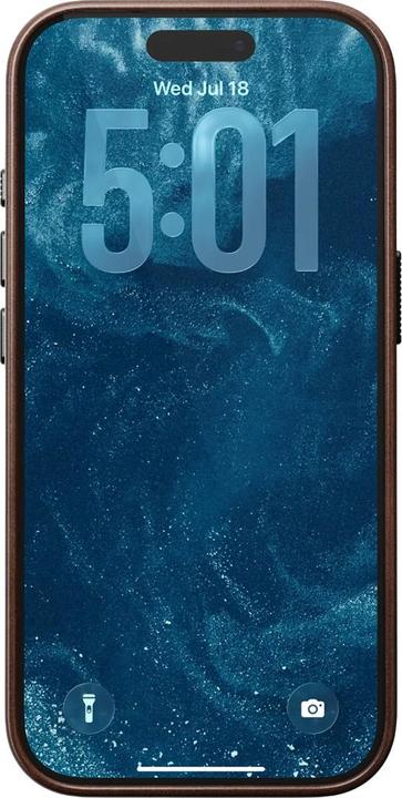 Actual product image Nomad Traditionelle Lederhülle - Lederhülle für iPhone Pro, Horween-Leder (Apple iPhone 17 Pro)