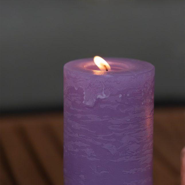 Image du produit Balthasar Bougie cylindrique Rustico 14 cm x 6 cm, lilas, 1 pièce (1 pcs)