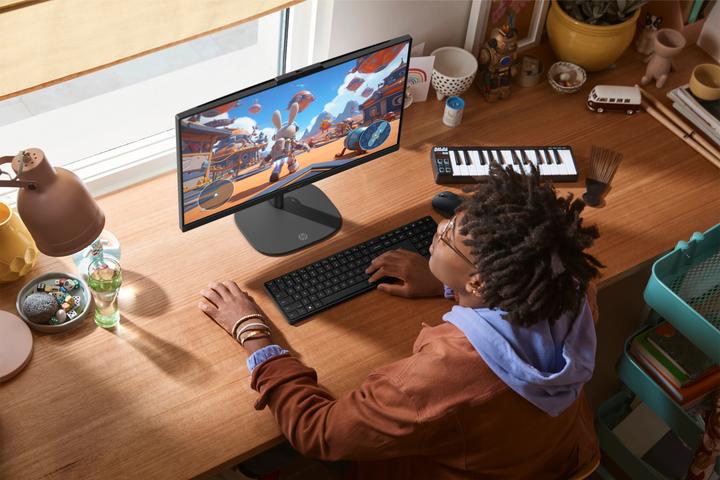 Produktbild HP OmniStudio 24-cv0001no 24" All-in-One PC, Windows 11 Home (256 GB, 8 GB)