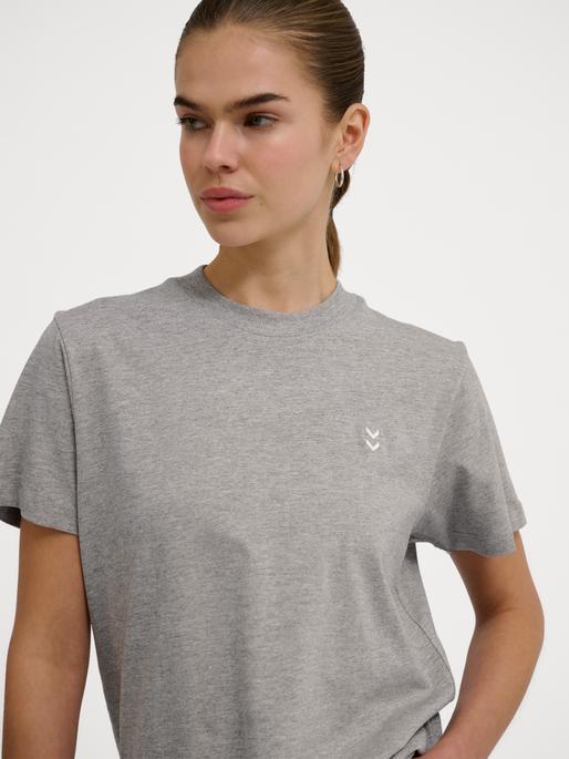 Actual product image hummel hmlPULSE W T-SHIRT (S)