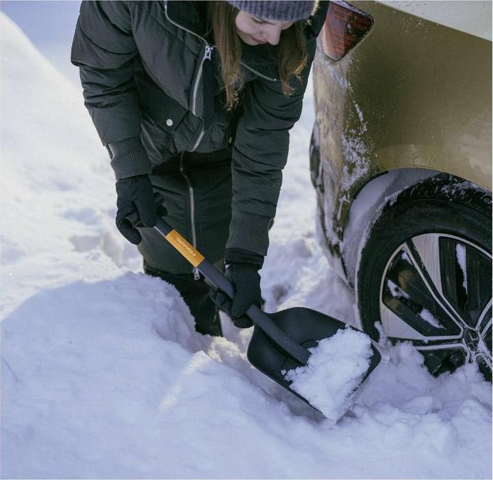 Actual product image Fiskars Car shovel