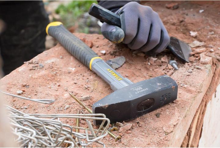 Actual product image Black & Decker fitter's hammer (1100 g)