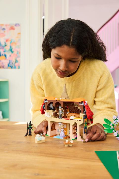 Actual product image LEGO Glinda & Elphaba Visit Munchkinland (75690)