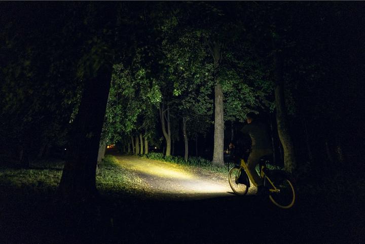 Image du produit ArmyTek Prime C1 Pro Warm Mini-lampe de poche avec porte-clés, avec clip ceinture Alimentée par batterie 1 (6.70 cm, 1000 lm)