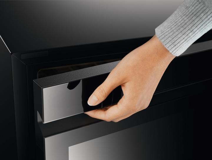 Actual product image Electrolux Winiarka EWUS040B8B