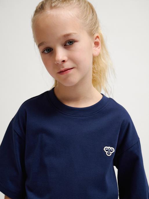 Actual product image hummel hmlJR LOOSE T-SHIRT S/S BEE (10XL, 11XL, 12XL)