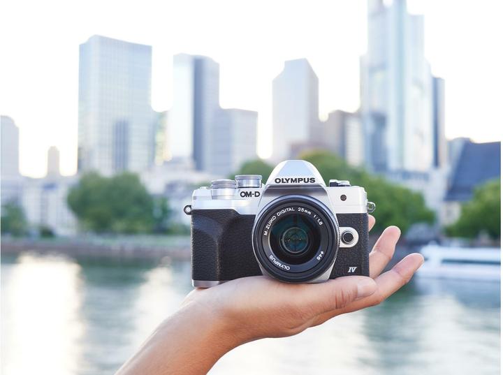 Actual product image Olympus OM-D E-M10 Mark IV (14 - 42 mm, 20 Mpx, Micro Four Thirds)