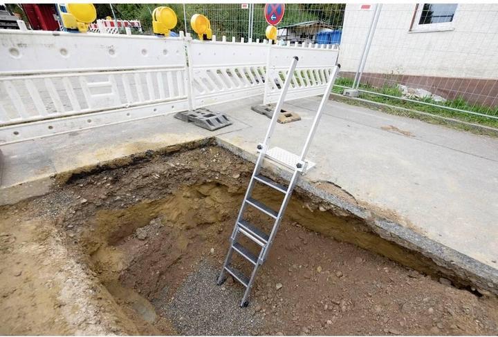 Actual product image Munk Günzburger Steps Construction Pit Ladder Insertion Part with 2 Steps (Scaffolding, 80 cm)