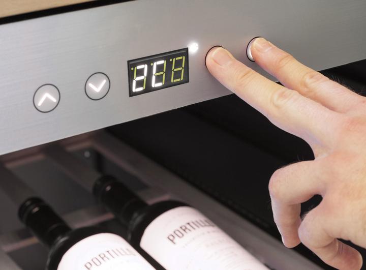 Actual product image Caso WineComfort 1260 Smart Wine Cooler with Compressor Freestanding, 126 Bottle(s)