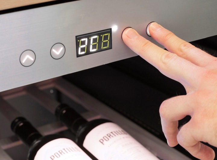 Produktbild Caso WineComfort 1260 Smart Weinkühler mit Kompressor Freistehend, 126 Flasche(n)