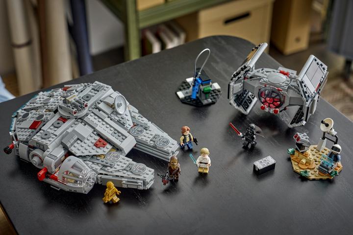 Actual product image LEGO SMART Play: Millennium Falcon (75426, LEGO Star Wars)