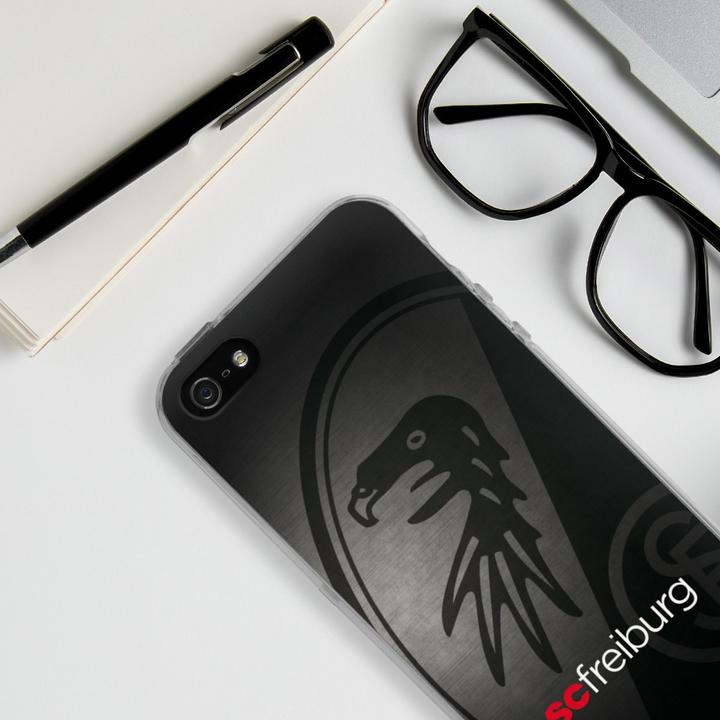 Produktbild DeinDesign Silikon Hülle für Apple iPhone 5s Handyhülle Case Smartphone Schutzhülle Metallic Look Offizielles (Apple iPhone 5s)