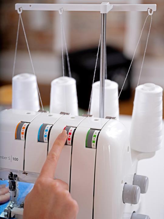 Actual product image Husqvarna VIKING Amber S100 Overlock