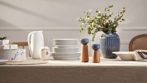 Actual product image Kähler Hammershøi Christmas Vase 10.5 cm - White With Deko (693208) (1 x, 10.5 x 8.5 cm)