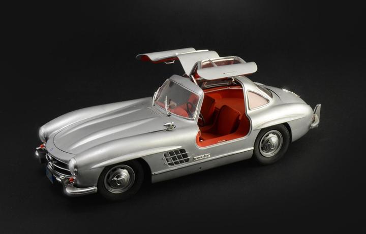 Immagine prodotto Mercedes-Benz 300 SL Gullwing in scala 1:16