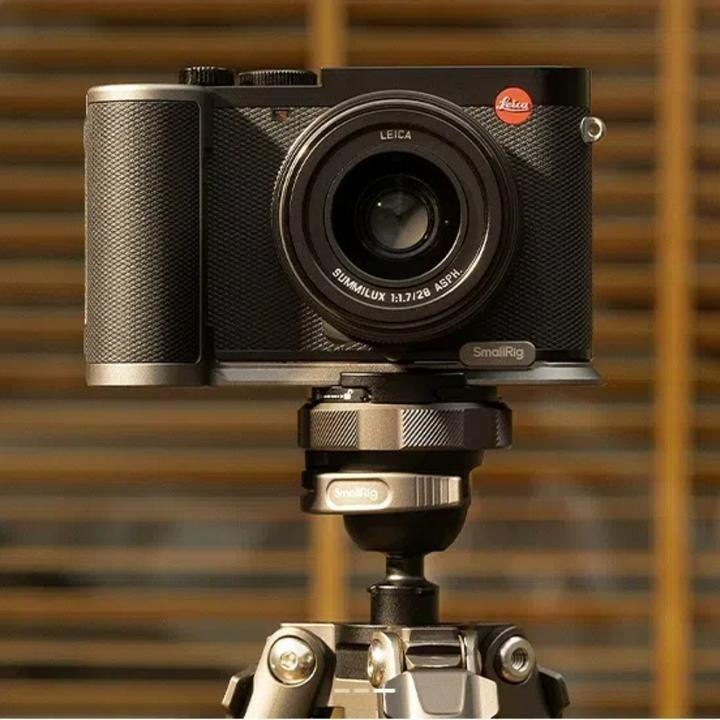 Actual product image SmallRig L-Shape Mount Plate with Handle for Leica Q3 4568 (Cage, Grip)