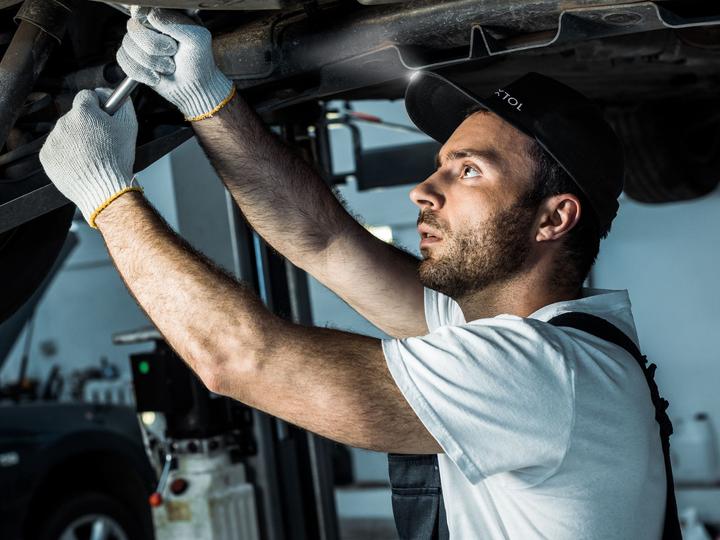 Actual product image Sixtol Cap with LED light B-CAP 25lm, rechargeable, USB, universal size, black (25 lm)