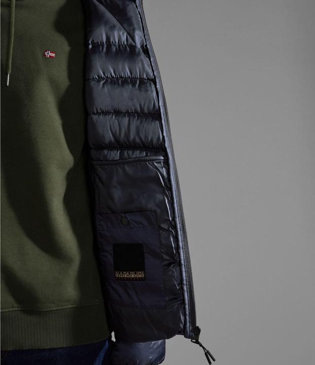 Actual product image Napapijri hooded seeveess jacket aerons cb (L)