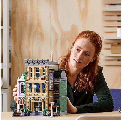 Produktbild LEGO Polizeistation (10278, LEGO Creator Expert, LEGO Seltene Sets)