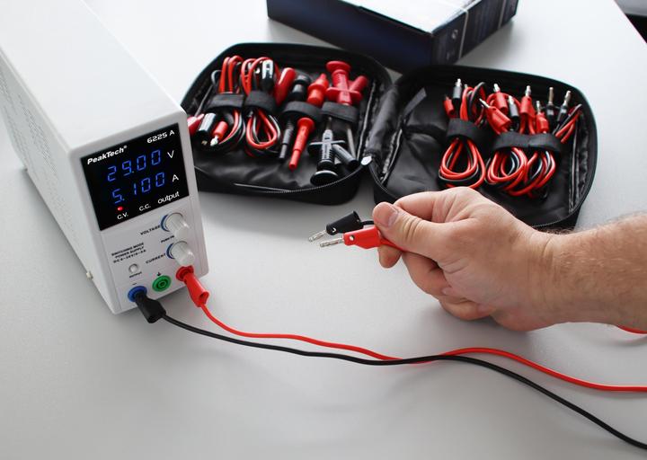 Produktbild Peaktech Messzubehör-Set, P 8201, für Labornetzgeräte mit 4 mm Steckern