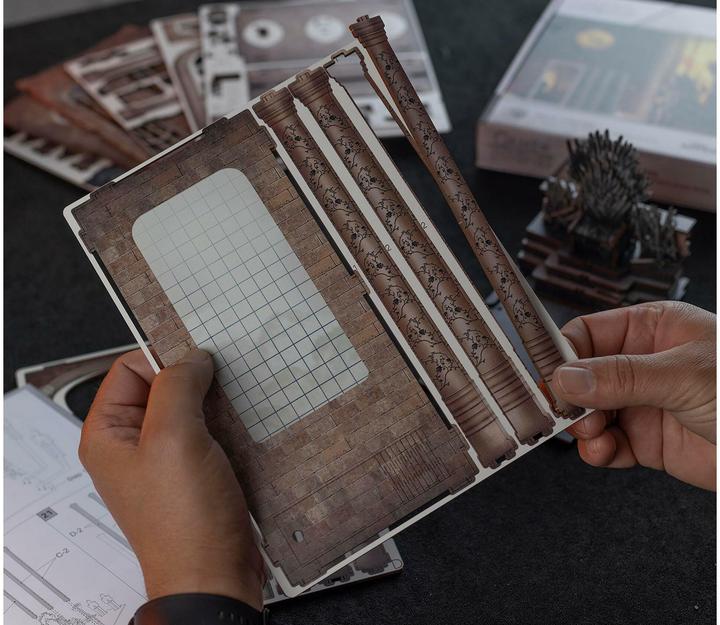 Actual product image Revell Tiny Adventure Iron Throne - House of the Dragon