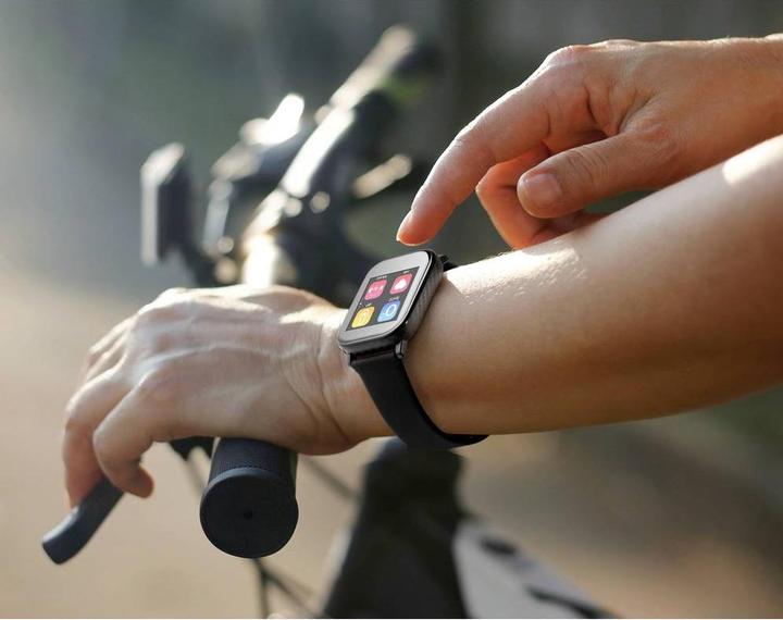 Actual product image Technaxx TX-SW6HR - 3.56 cm (1.4 inch) - Touchscreen