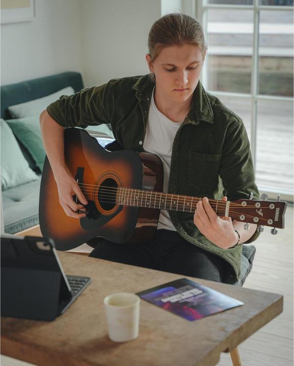 Actual product image Yamaha F310P II (Acoustic guitar, Bridge material: Rosewood, Guitar tuner material: Chrome, Fingerboard material: Rosewood, Guitar saddle material: Urea)