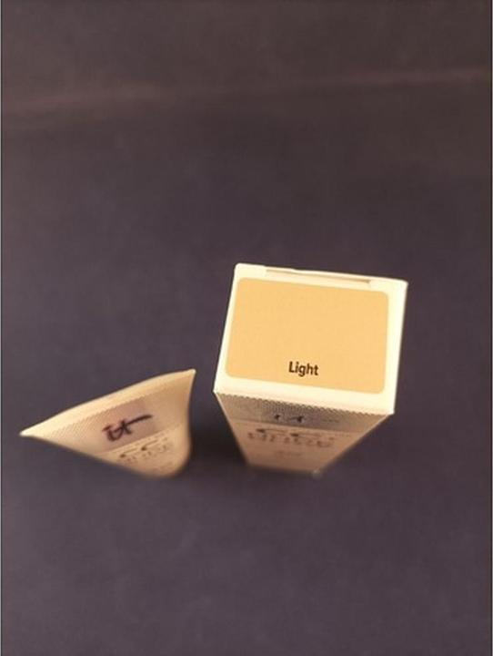 Actual product image It Cosmetics CC Nude Glow (Light Medium)