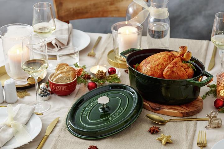 Actual product image Staub Cocotte (Casserole + stew pot, Cast iron, 29 x 15.50 cm)