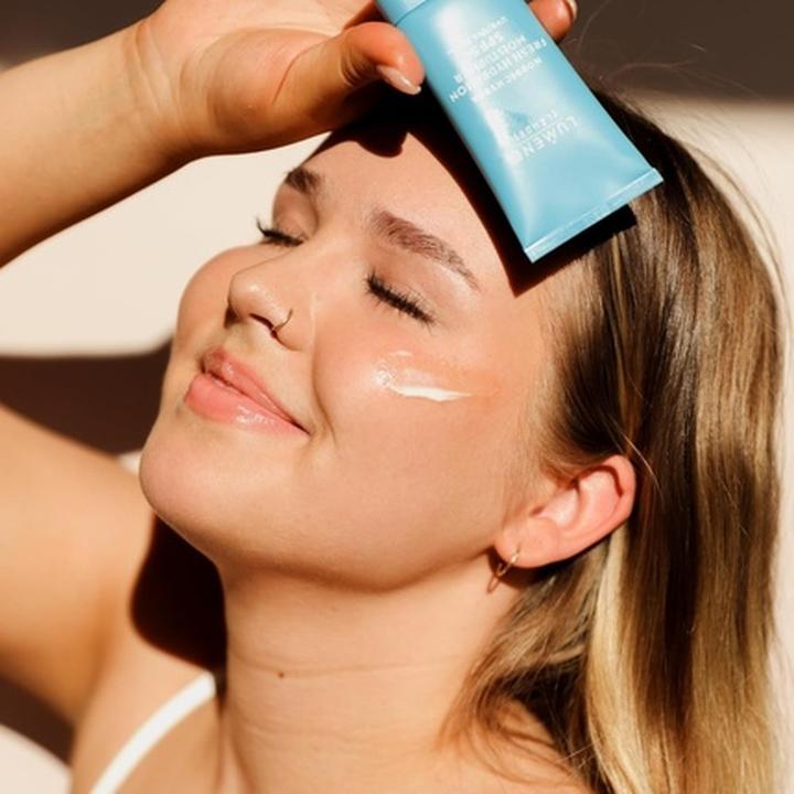 Image du produit Lumene Nordic Hydra Lightweight Moisturizer with SPF50 and PA++++ Vegan 50ml (Lotion solaire, SPF 50, 50 ml, 83 g)