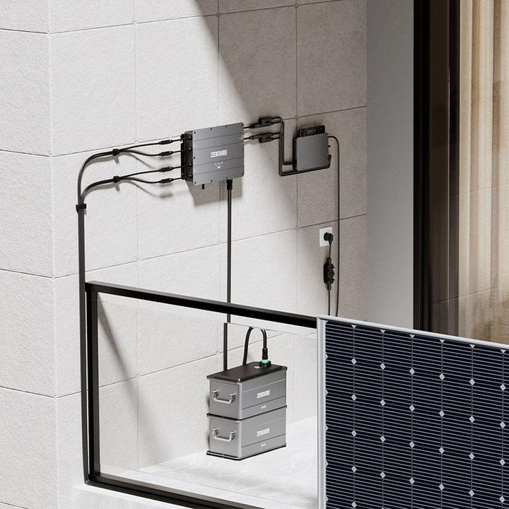 Actual product image Zendure SolarFlow Set 3.84kWh Smart PV Hub with 2x AB2000 expansion battery