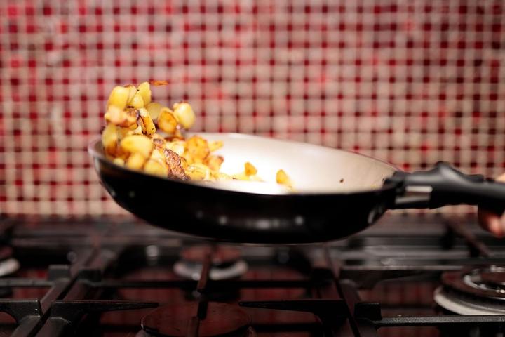 Actual product image Kamberg Cookware 22piece Induction Made in France PFOAPFAS free With 2 Pyrex lids 2028 cm (Frying pan, Pot, Aluminium)