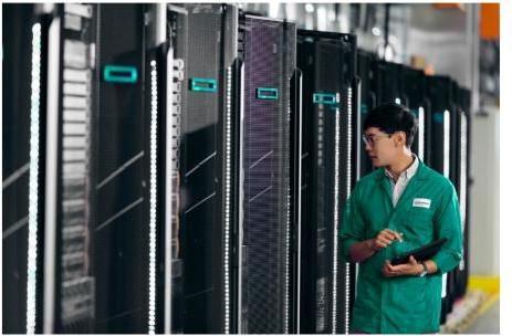 HPE DL380 GEN11 8SFF OROC1/2 -STOCK