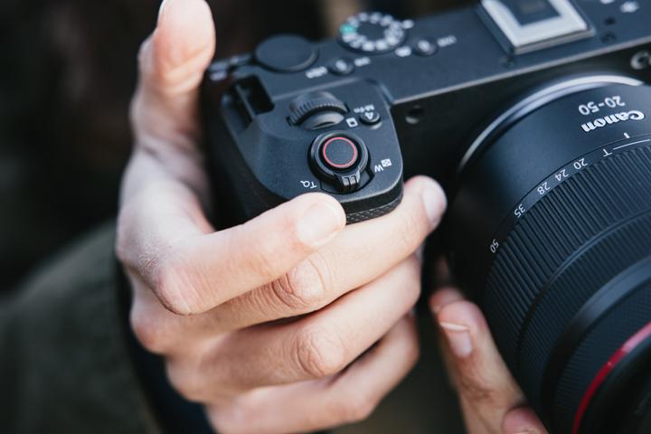 Actual product image Canon RF 20-50mm F4 L IS USM PZ (full size)