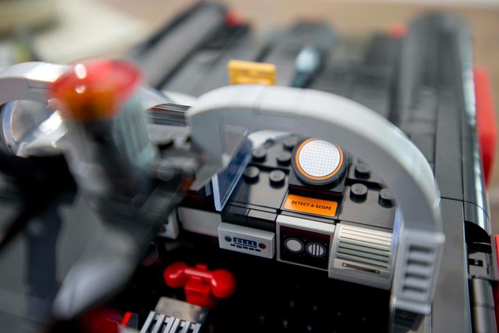 Productafbeelding LEGO Batman™: Batmobile™ van de klassieke tv-serie (76328, LEGO DC, LEGO Zeldzame Sets)