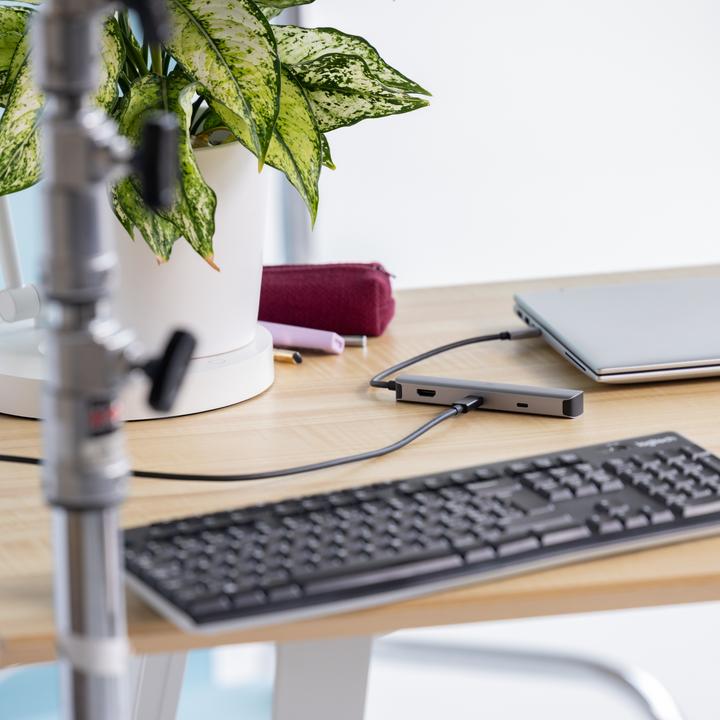 Produktbild Digitec USB-C-6-Port Hub (USB-C, 6 Ports)