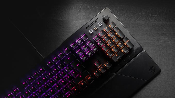 Actual product image Roccat Vulcan 121 Aimo (US, Cable)