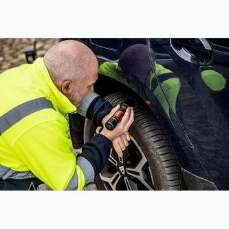 Actual product image Neo Flashlight Battery powered flashlight 6xAA 1500 lm CREE XHP50.2 LED (18.40 cm, 1500 lm)