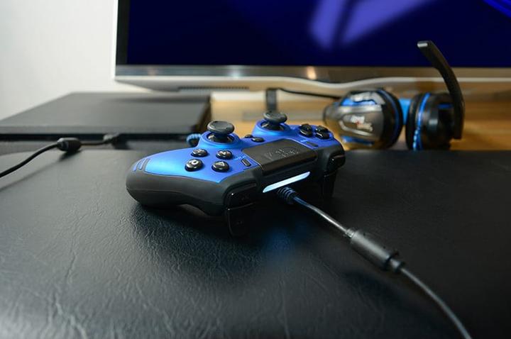 Actual product image Steelplay Slim Pack Wired Controller Sapphire Blue Multi (PS4, PC)