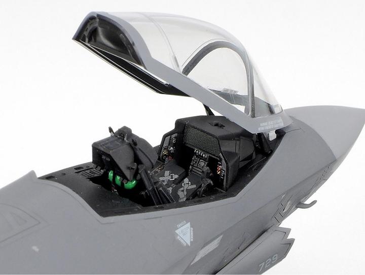 Actual product image Tamiya 1:72 I/T F-35A Lightning II