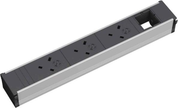 Produktbild Bachmann CONI - 0,1 m - 4 AC-Ausgänge - Indoor - Typ G (BS 1363) - Aluminium - Schwarz (4 x, BS 1363, CEE 7/3, 0.10 m)