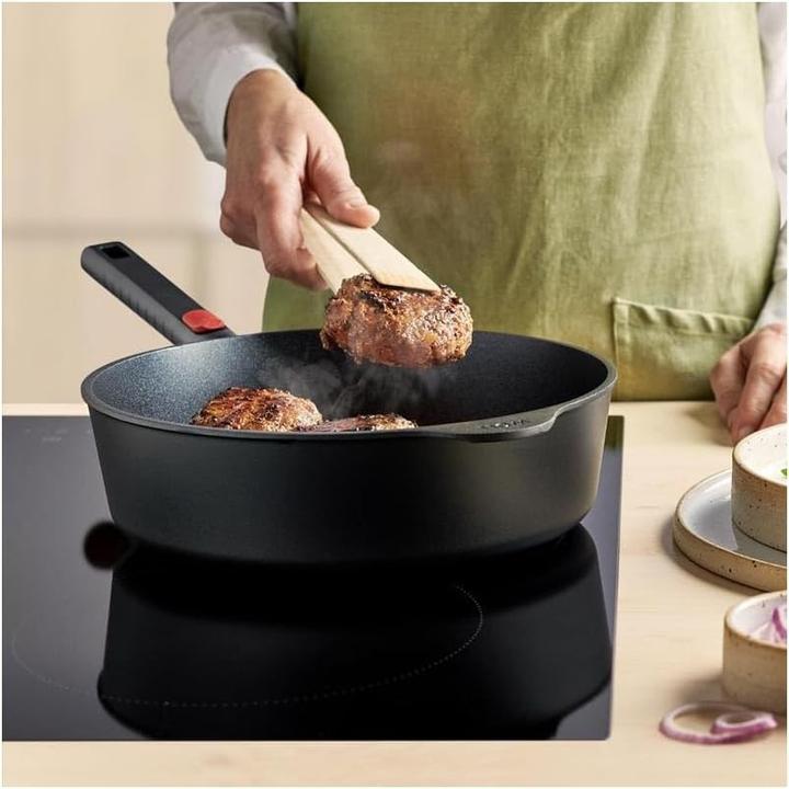 Actual product image Woll Braising pan Eco Logic I.24cm (24 cm, Frying pan, Cast aluminium)