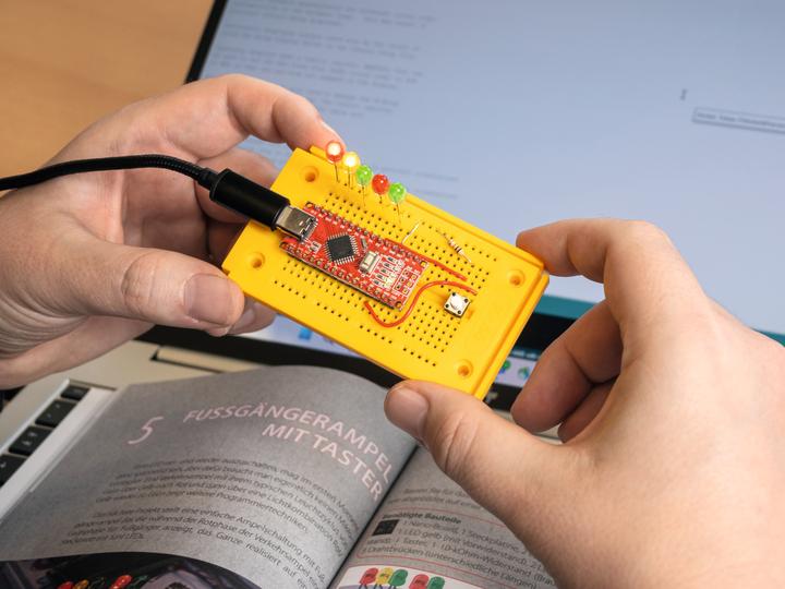 Actual product image Franzis Maker Kit for Arduino