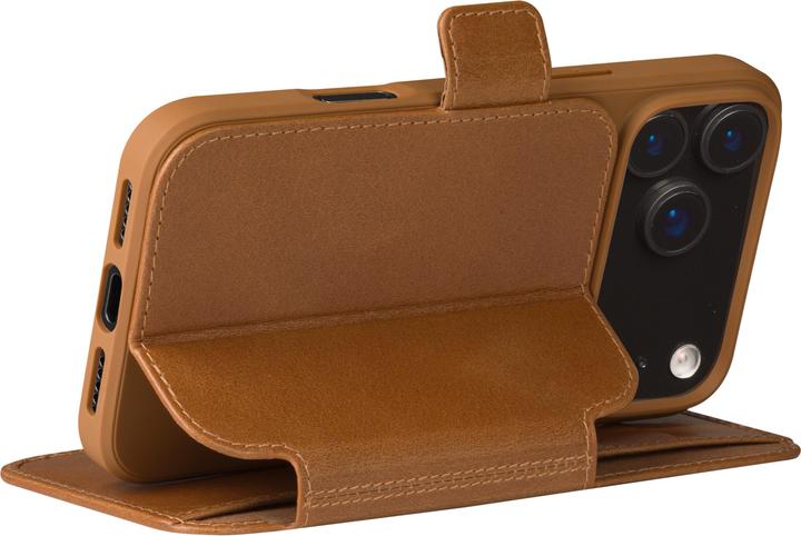 Produktbild dbramante1928 Book Cover Copenhagen iPhone 17 Pro Max Beige (Apple iPhone 17 Pro Max)