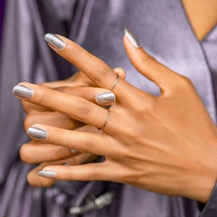 Immagine prodotto OPI GelColor Muse of Milan MI08 Nails (Grigio e argento, Smalto per unghie effetto gel)