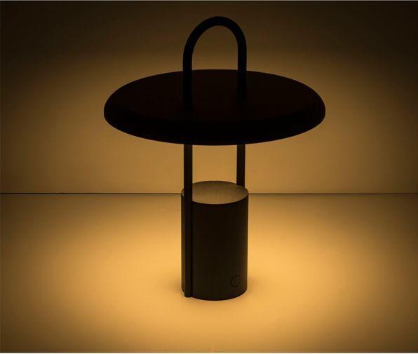 Produktbild Stelton Pier tragbare LED-Leuchte black