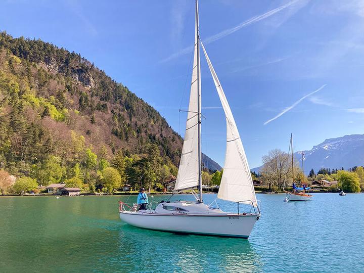 Produktbild Smartbox Übernachtung im Segelschiff auf dem Thunersee mit einer Flasche Wein (3 Personen)