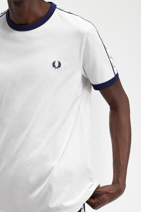 Produktbild Fred Perry T-Shirt mit kontrastfarbenen Bündchen und Streifen (S)