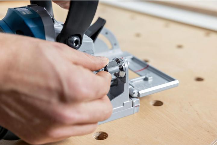 Productafbeelding Bosch Professional Accu platte deuvelfrees GFF 18V-22