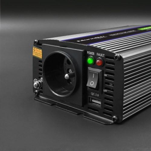 Actual product image Qoltec 51925 Monolith voltage converter 1200 MS Wave |12V to 230V | 600/1200W | USB